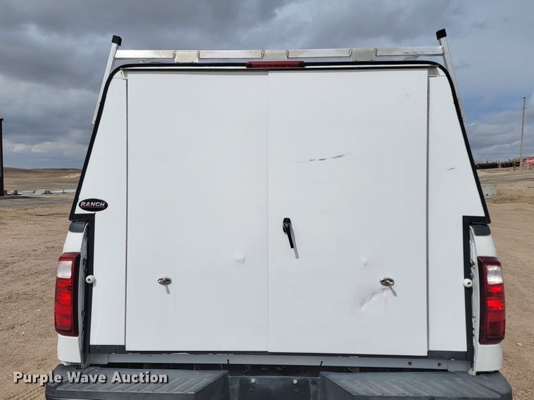 image for item LV9396 2004 Ford F350 Super Duty XL  SuperCab pickup truck