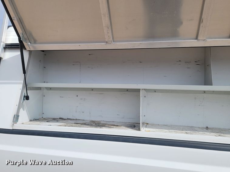 image for item LV9396 2004 Ford F350 Super Duty XL  SuperCab pickup truck