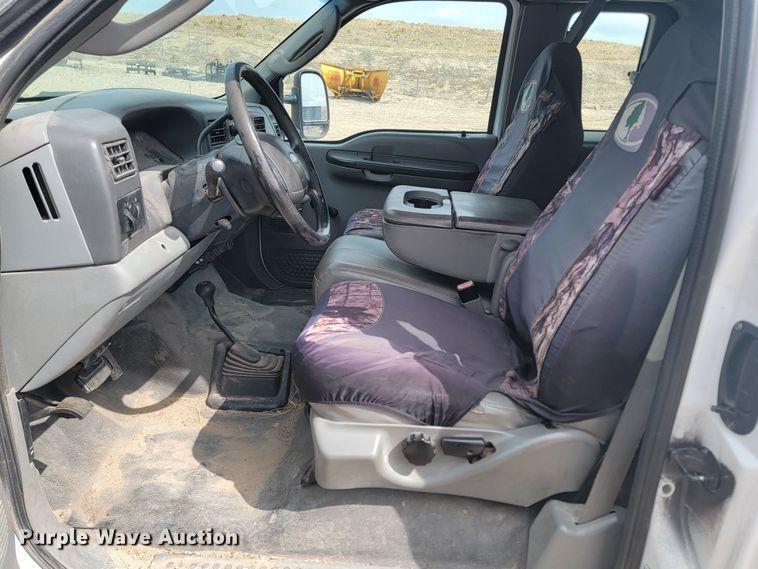 image for item LV9396 2004 Ford F350 Super Duty XL  SuperCab pickup truck