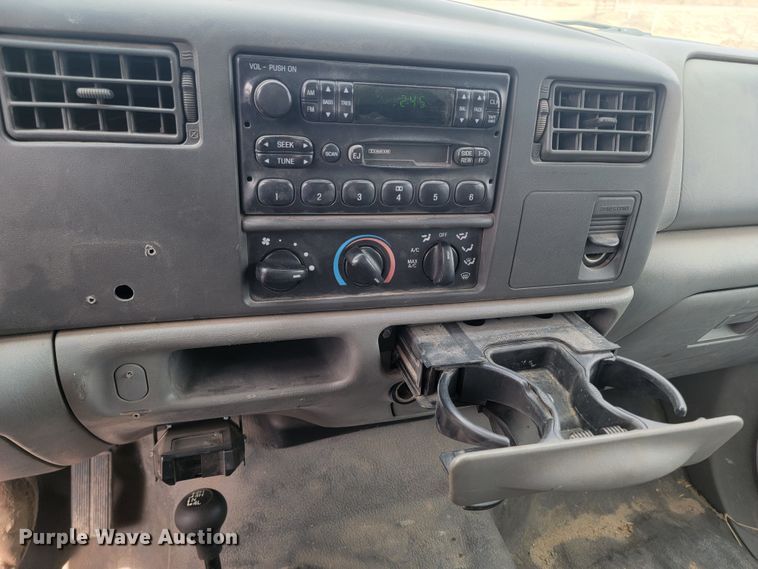 image for item LV9396 2004 Ford F350 Super Duty XL  SuperCab pickup truck