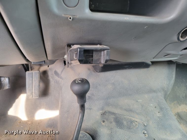 image for item LV9396 2004 Ford F350 Super Duty XL  SuperCab pickup truck