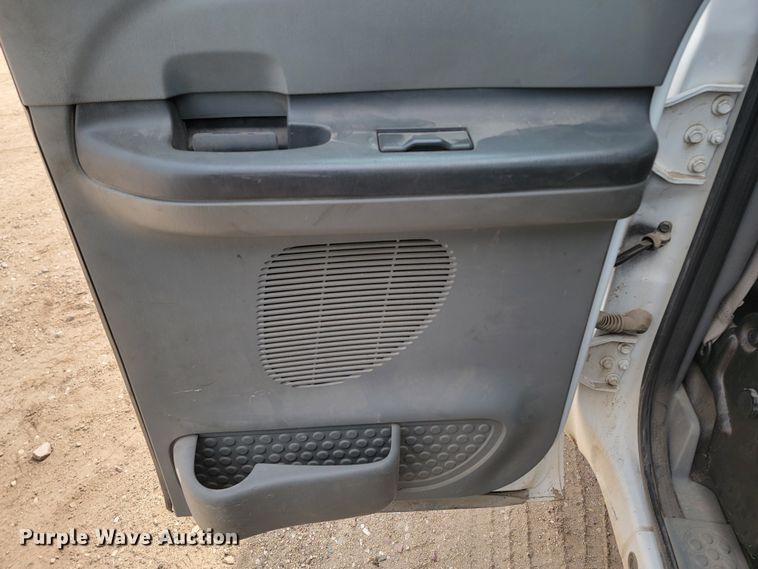 image for item LV9396 2004 Ford F350 Super Duty XL  SuperCab pickup truck