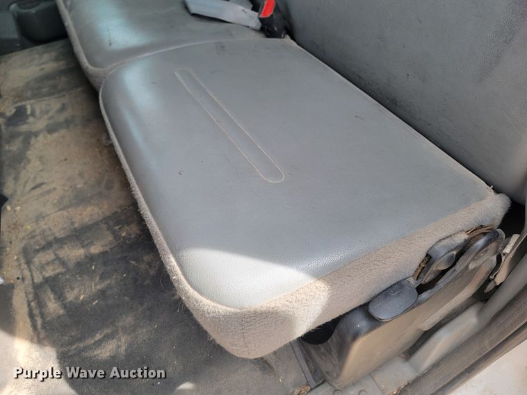 image for item LV9396 2004 Ford F350 Super Duty XL  SuperCab pickup truck