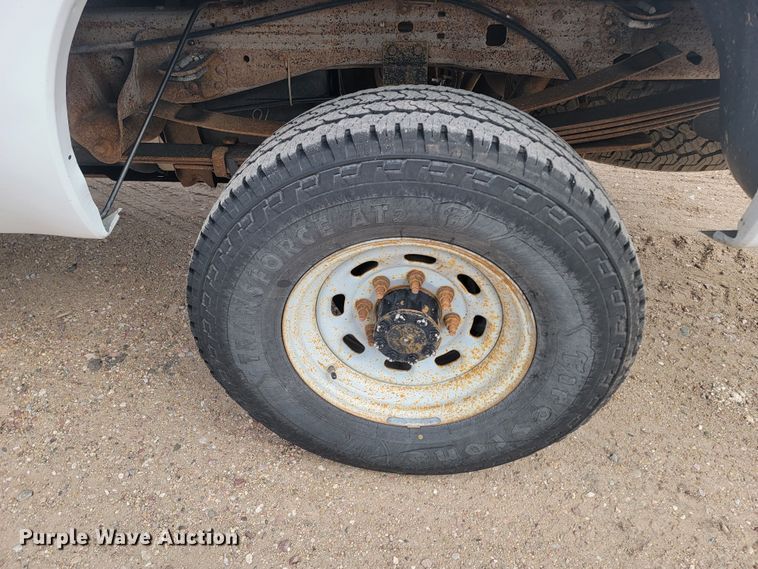 image for item LV9396 2004 Ford F350 Super Duty XL  SuperCab pickup truck