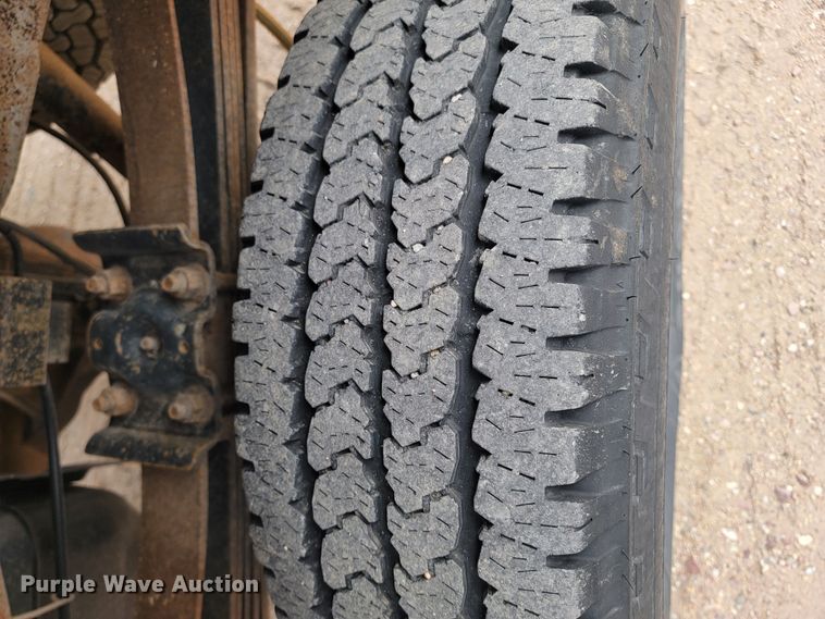 image for item LV9396 2004 Ford F350 Super Duty XL  SuperCab pickup truck