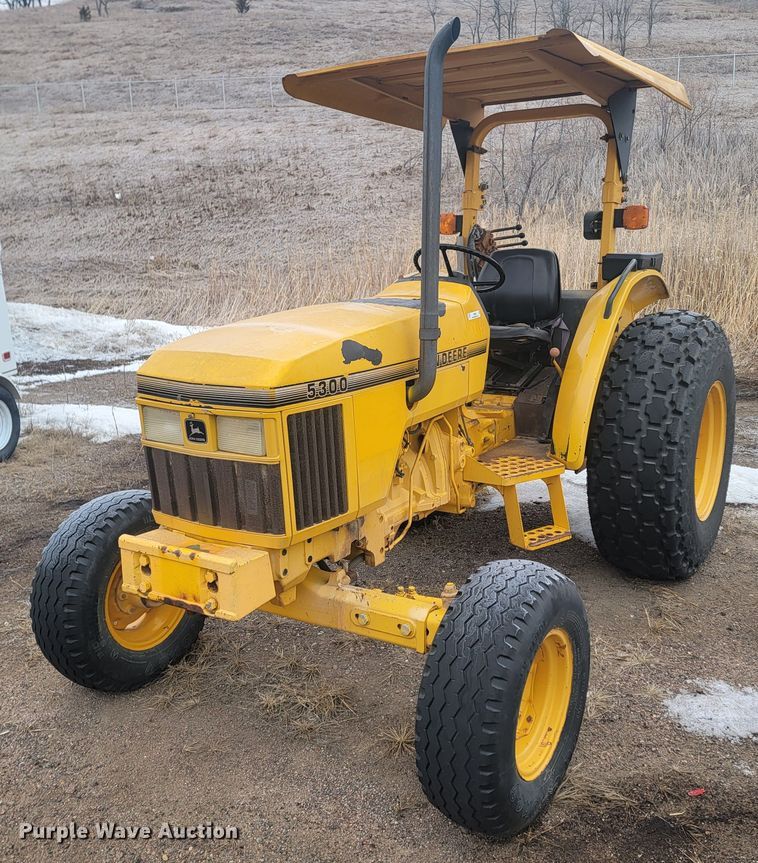 image for item LV9398 1995 John Deere 5300  tractor