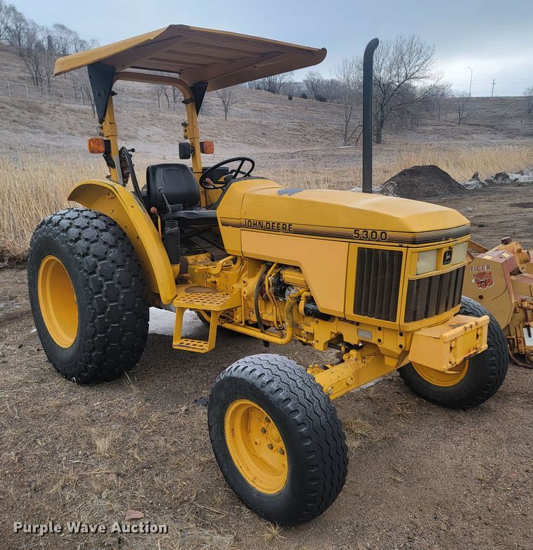 image for item LV9398 1995 John Deere 5300  tractor