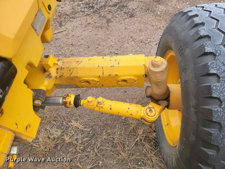 image for item LV9398 1995 John Deere 5300  tractor