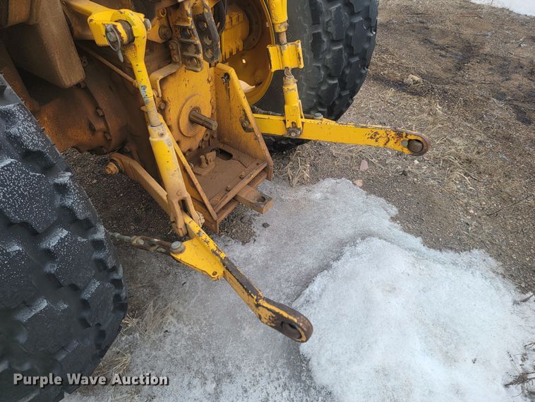 image for item LV9398 1995 John Deere 5300  tractor