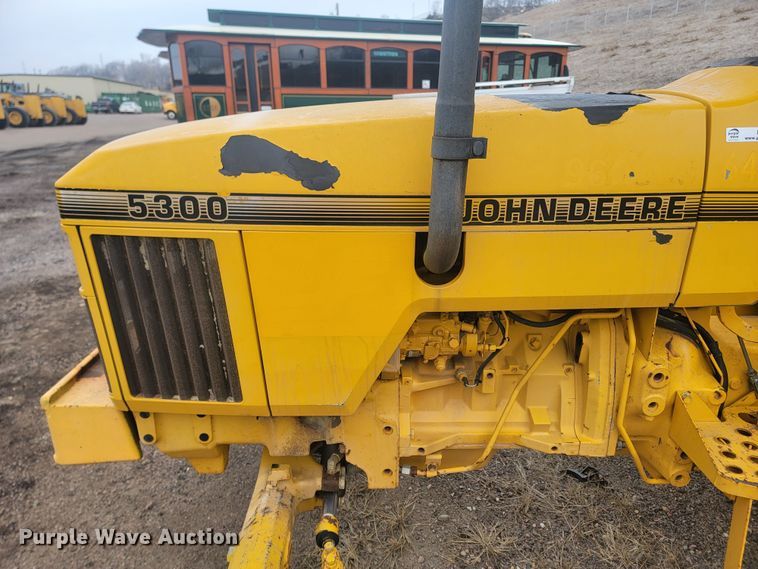 image for item LV9398 1995 John Deere 5300  tractor