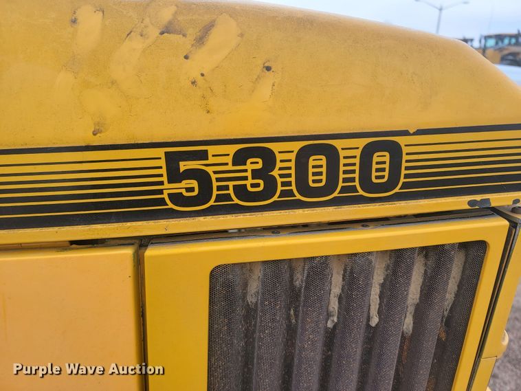 image for item LV9398 1995 John Deere 5300  tractor