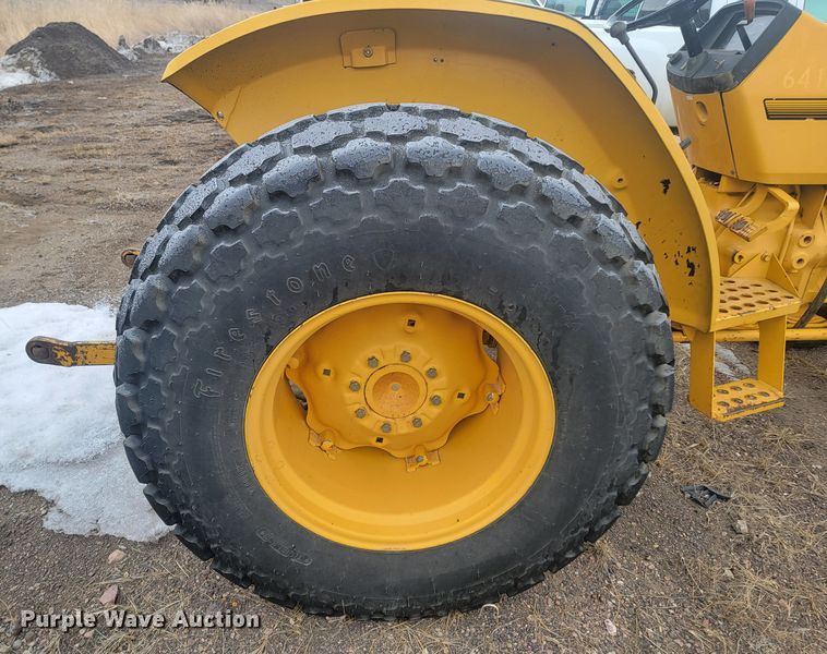 image for item LV9398 1995 John Deere 5300  tractor