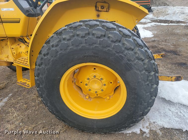 image for item LV9398 1995 John Deere 5300  tractor