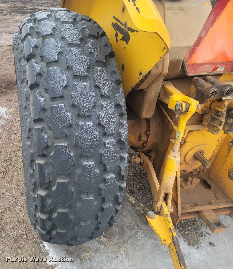 image for item LV9398 1995 John Deere 5300  tractor