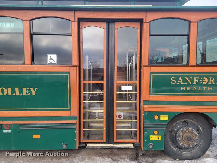 image for item LV9400 2000 Chance Coach AH-28  trolley