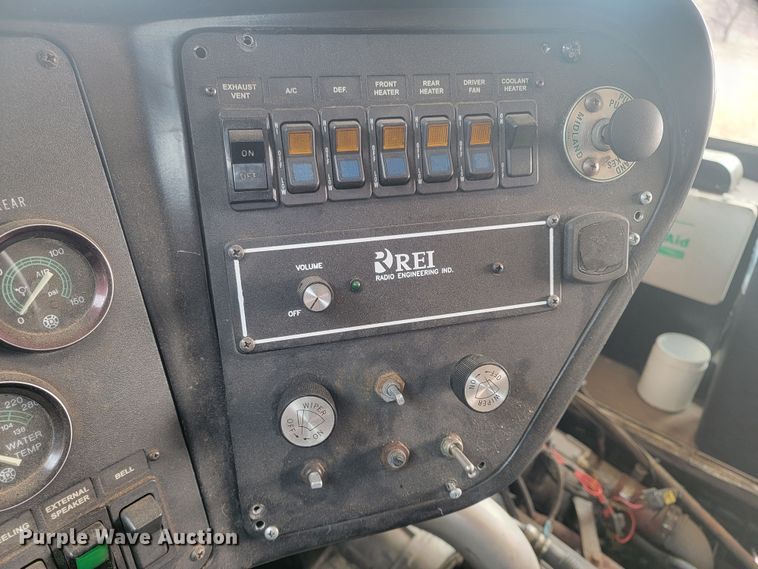 image for item LV9400 2000 Chance Coach AH-28  trolley