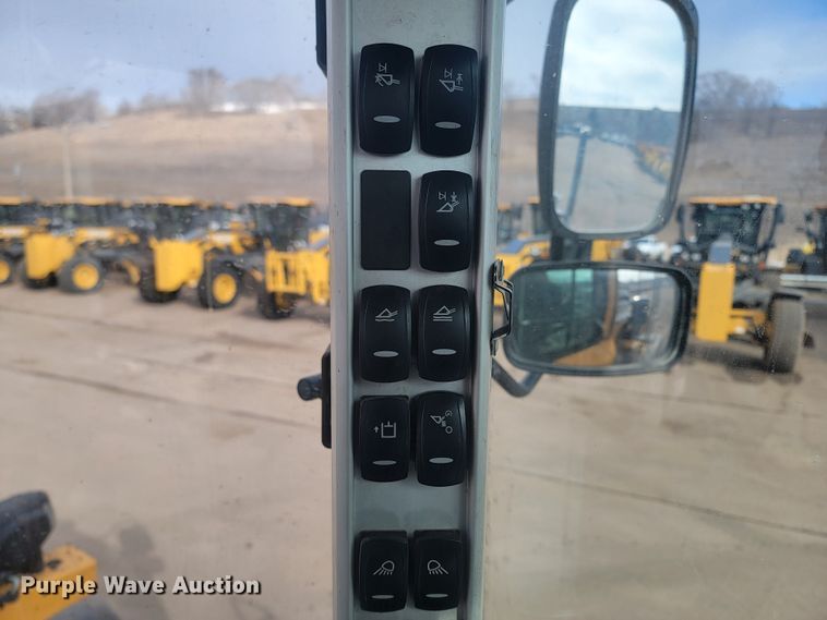 image for item LV9402 2015 Volvo L110H  high lift wheel loader