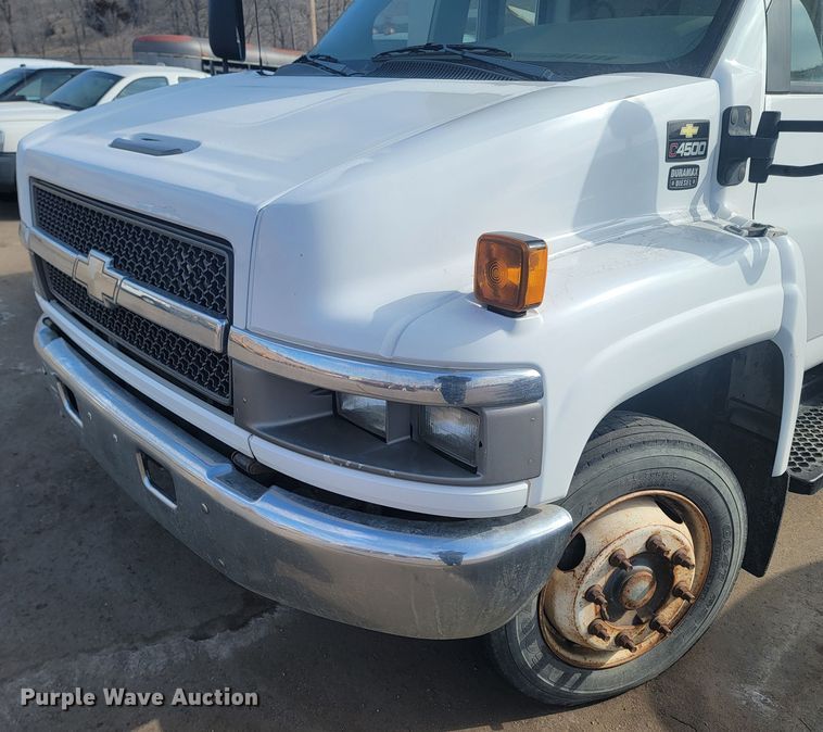 image for item LV9403 2008 Chevrolet C4500  shuttle bus