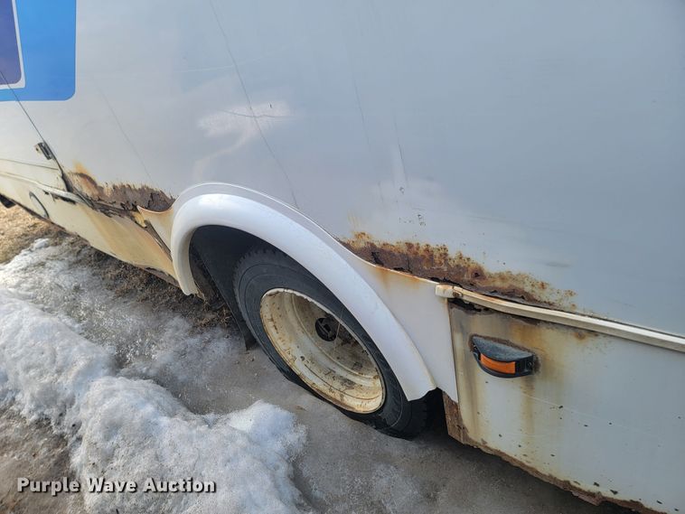 image for item LV9403 2008 Chevrolet C4500  shuttle bus