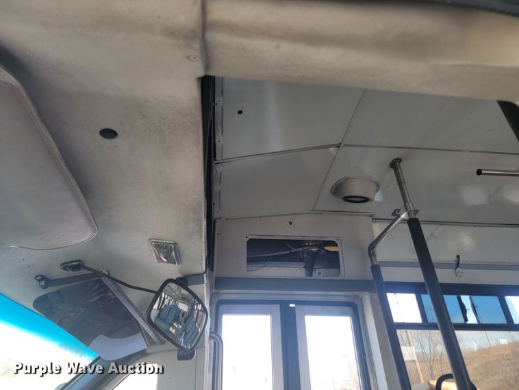 image for item LV9403 2008 Chevrolet C4500  shuttle bus