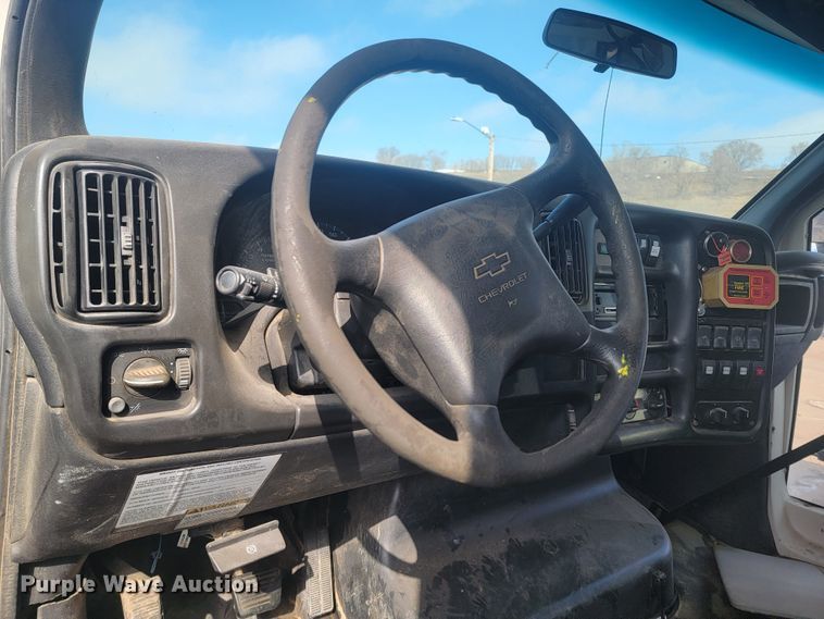 image for item LV9403 2008 Chevrolet C4500  shuttle bus