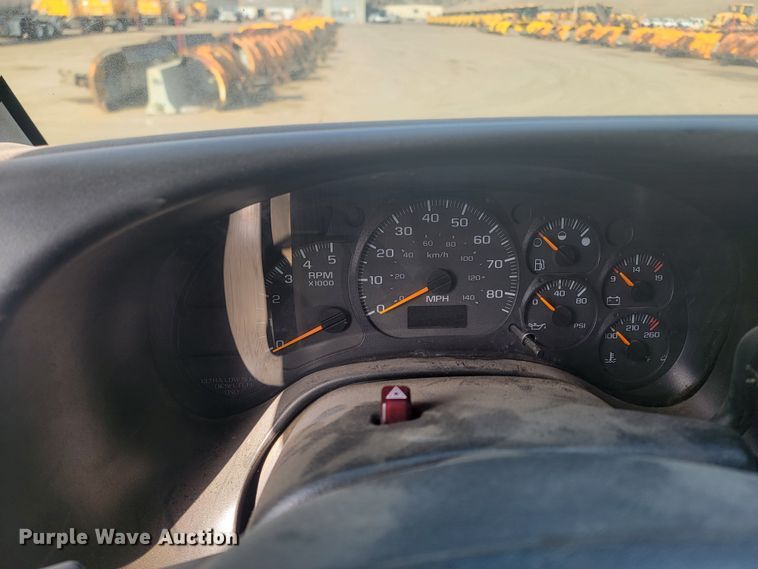 image for item LV9403 2008 Chevrolet C4500  shuttle bus