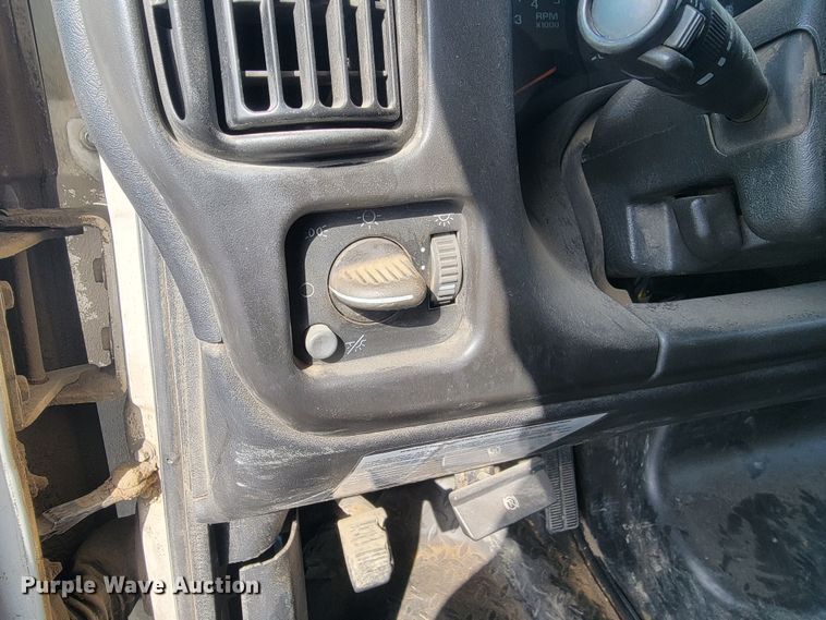 image for item LV9403 2008 Chevrolet C4500  shuttle bus