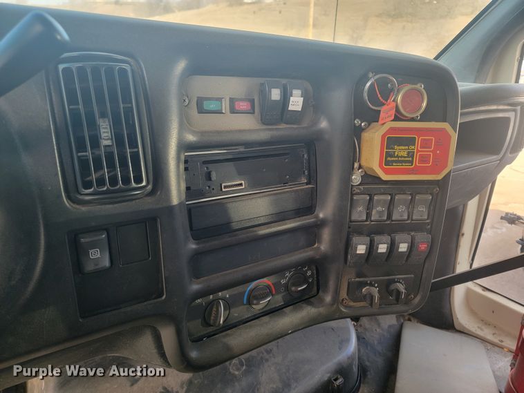 image for item LV9403 2008 Chevrolet C4500  shuttle bus