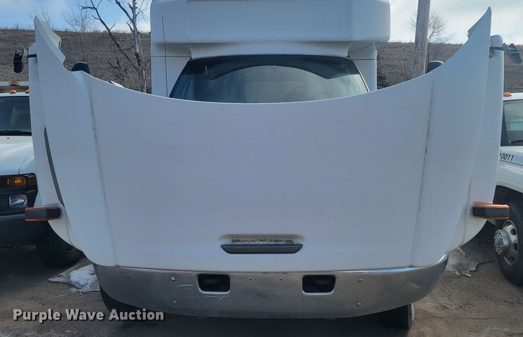 image for item LV9403 2008 Chevrolet C4500  shuttle bus