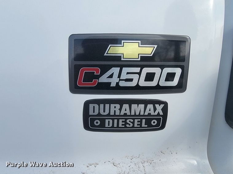 image for item LV9403 2008 Chevrolet C4500  shuttle bus