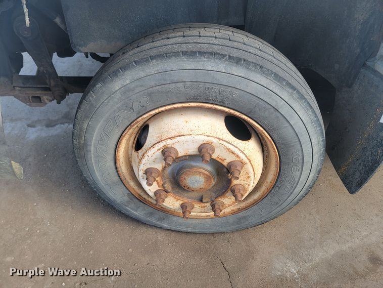 image for item LV9403 2008 Chevrolet C4500  shuttle bus