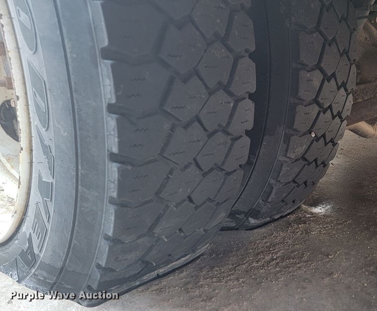 image for item LV9403 2008 Chevrolet C4500  shuttle bus