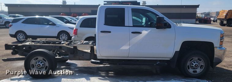 image for item LV9406 2017 Chevrolet Silverado 2500HD  Double Cab pickup truck cab and chassis