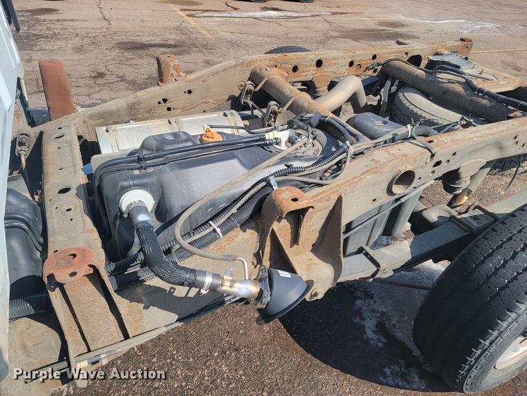 image for item LV9406 2017 Chevrolet Silverado 2500HD  Double Cab pickup truck cab and chassis