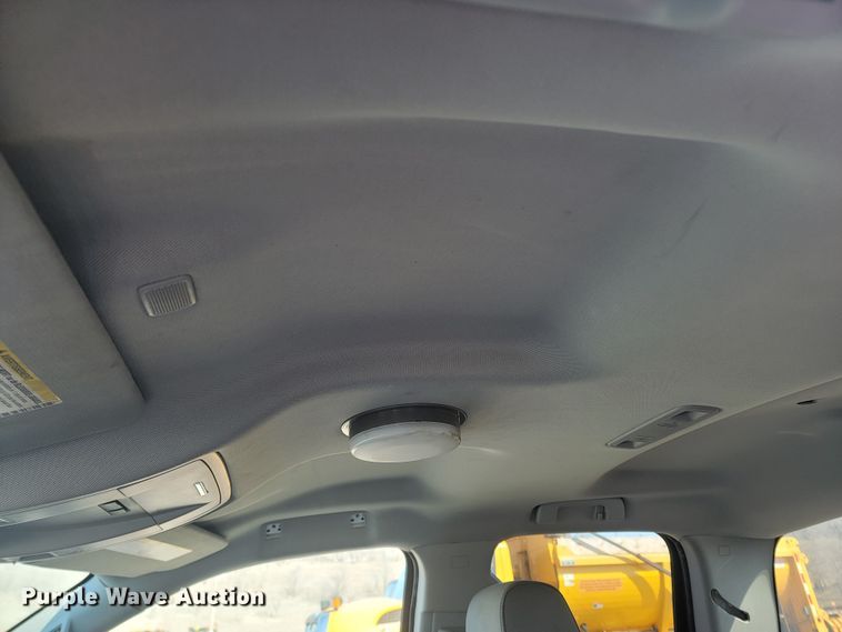 image for item LV9406 2017 Chevrolet Silverado 2500HD  Double Cab pickup truck cab and chassis