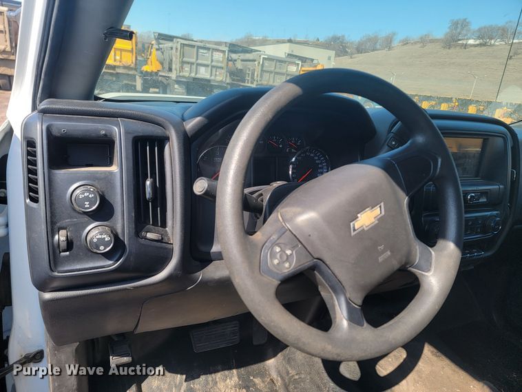 image for item LV9406 2017 Chevrolet Silverado 2500HD  Double Cab pickup truck cab and chassis