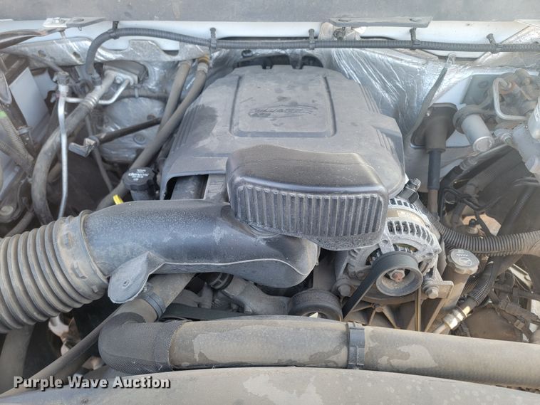 image for item LV9406 2017 Chevrolet Silverado 2500HD  Double Cab pickup truck cab and chassis