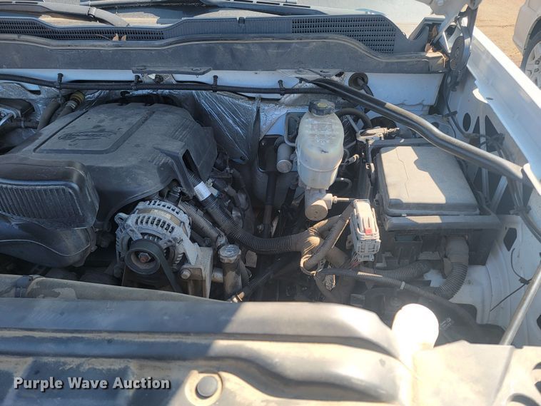 image for item LV9406 2017 Chevrolet Silverado 2500HD  Double Cab pickup truck cab and chassis