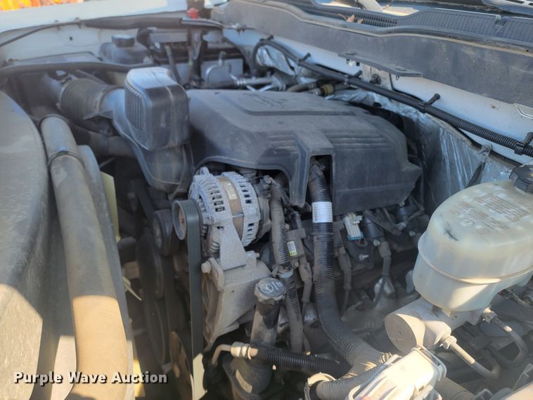 image for item LV9406 2017 Chevrolet Silverado 2500HD  Double Cab pickup truck cab and chassis