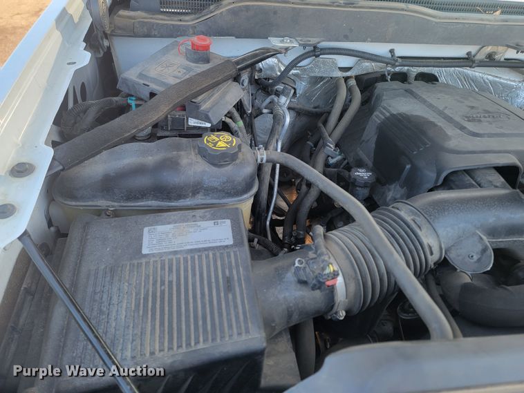 image for item LV9406 2017 Chevrolet Silverado 2500HD  Double Cab pickup truck cab and chassis