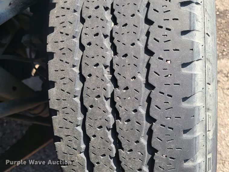 image for item LV9406 2017 Chevrolet Silverado 2500HD  Double Cab pickup truck cab and chassis