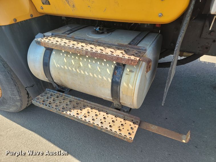 image for item LV9407 2012 International WorkStar 7500  dump truck