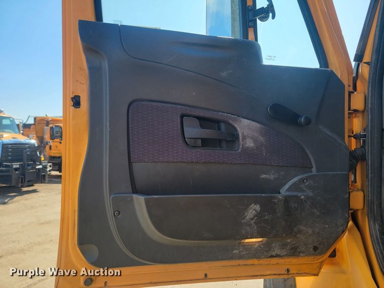 image for item LV9407 2012 International WorkStar 7500  dump truck