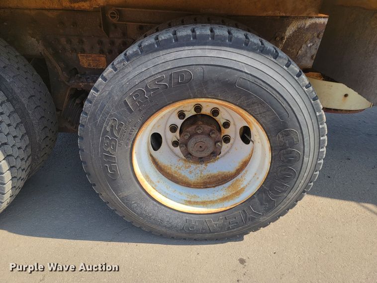 image for item LV9407 2012 International WorkStar 7500  dump truck