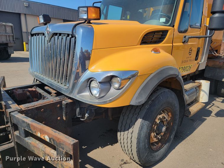 image for item LV9408 2008 International WorkStar 7400  dump truck