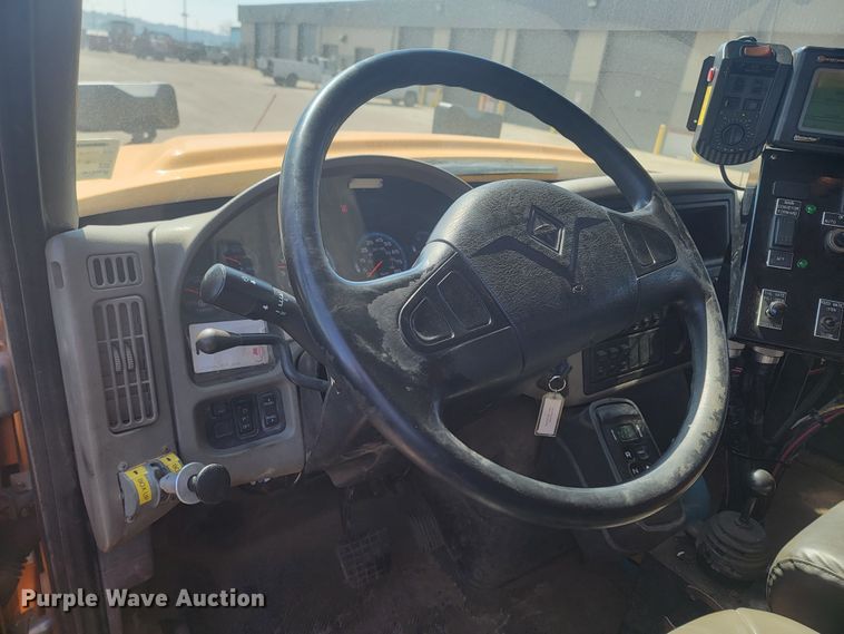 image for item LV9408 2008 International WorkStar 7400  dump truck