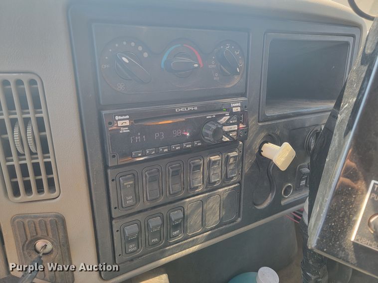 image for item LV9408 2008 International WorkStar 7400  dump truck