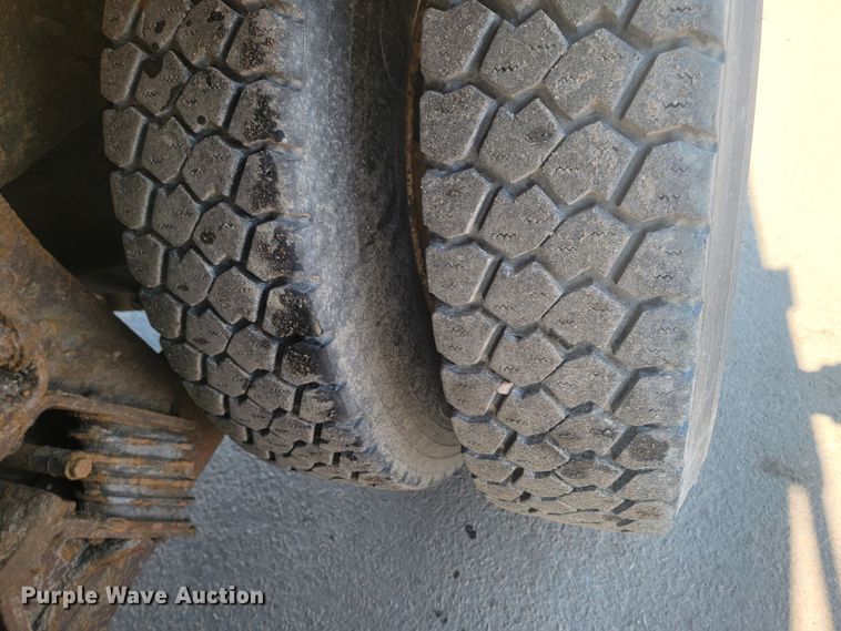 image for item LV9408 2008 International WorkStar 7400  dump truck