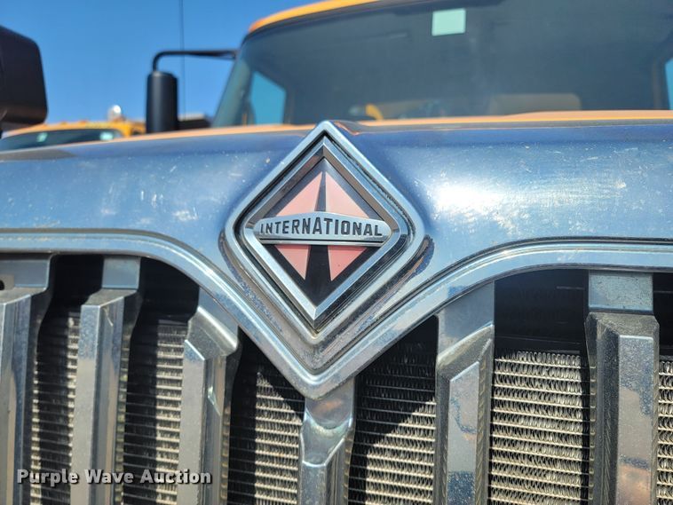 image for item LV9408 2008 International WorkStar 7400  dump truck