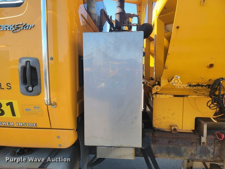 image for item LV9409 2013 International WorkStar 7500  dump truck